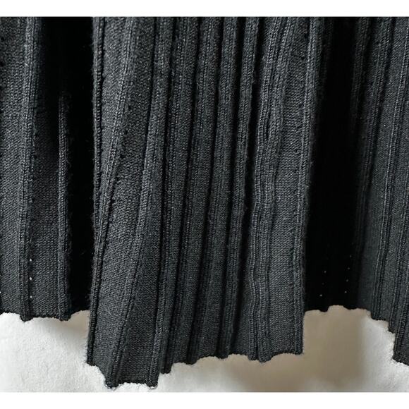 Chelsea & Theodore Black Sweater XL scalloped neckline pleated bottom tunic - Picture 6 of 11